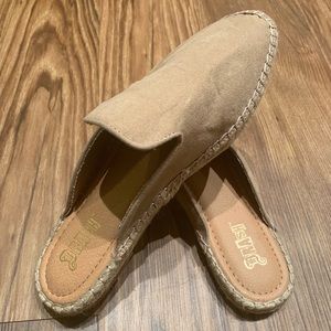Brash mule shoes